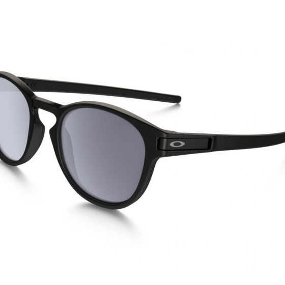 The Oakley glasses with latch 2