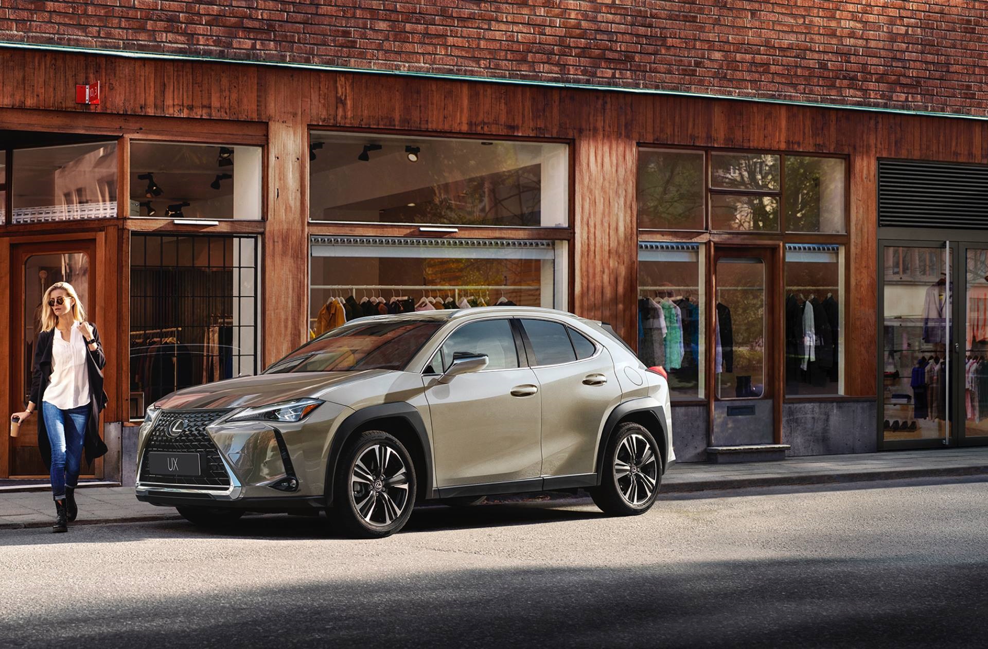 LEXUS UX 1