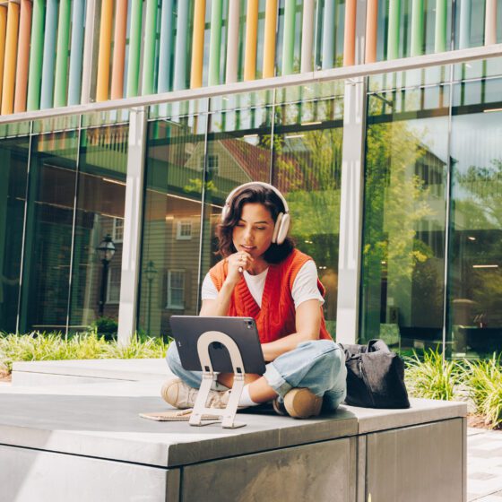 Twelve South Curve Mini: Compact Design, Maximum Versatility 1