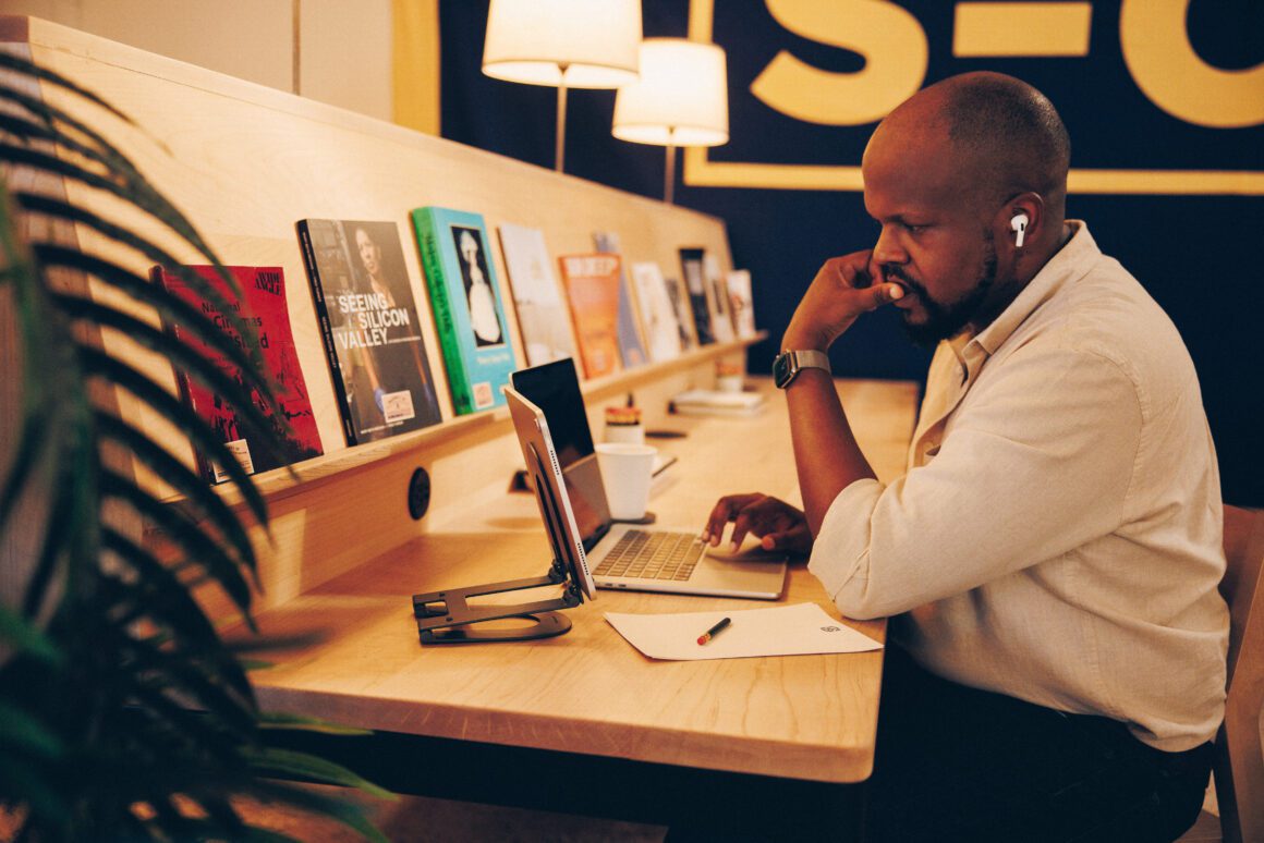 Twelve South Curve Mini: Compact Design, Maximum Versatility 4 Twelve South Curve Mini