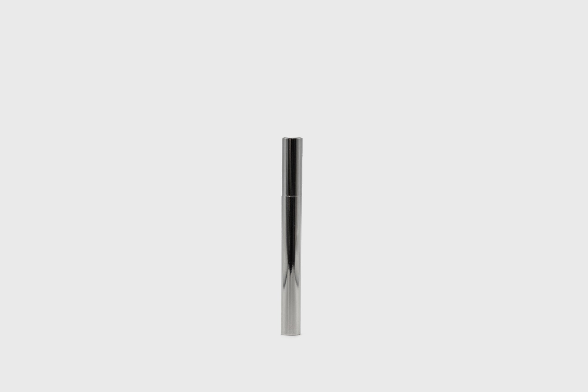 Tsubota Pearl Sigaretta Metal Lighter: Tokyo's Answer to the Disposable Flame 1 Tsubota Pearl Sigaretta Metal Lighter front view