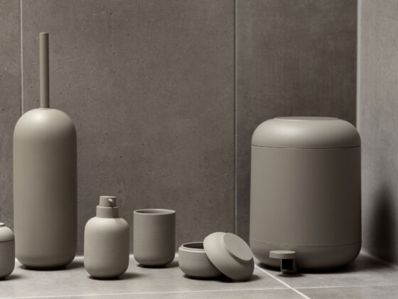 Zone Denmark bathroom accessories - Sensu pedal bin lifestyle