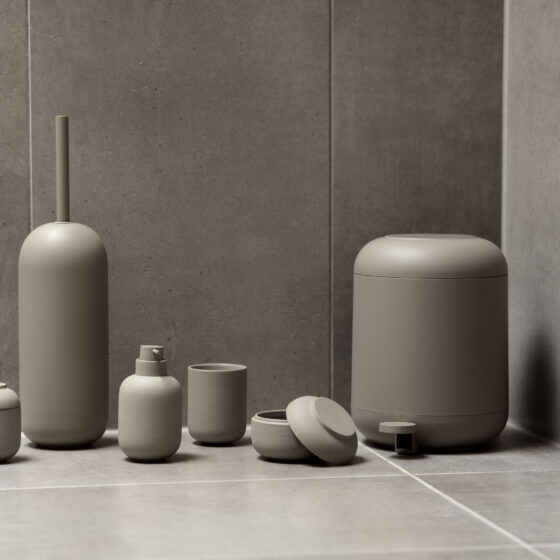 Zone Denmark bathroom accessories - Sensu pedal bin lifestyle