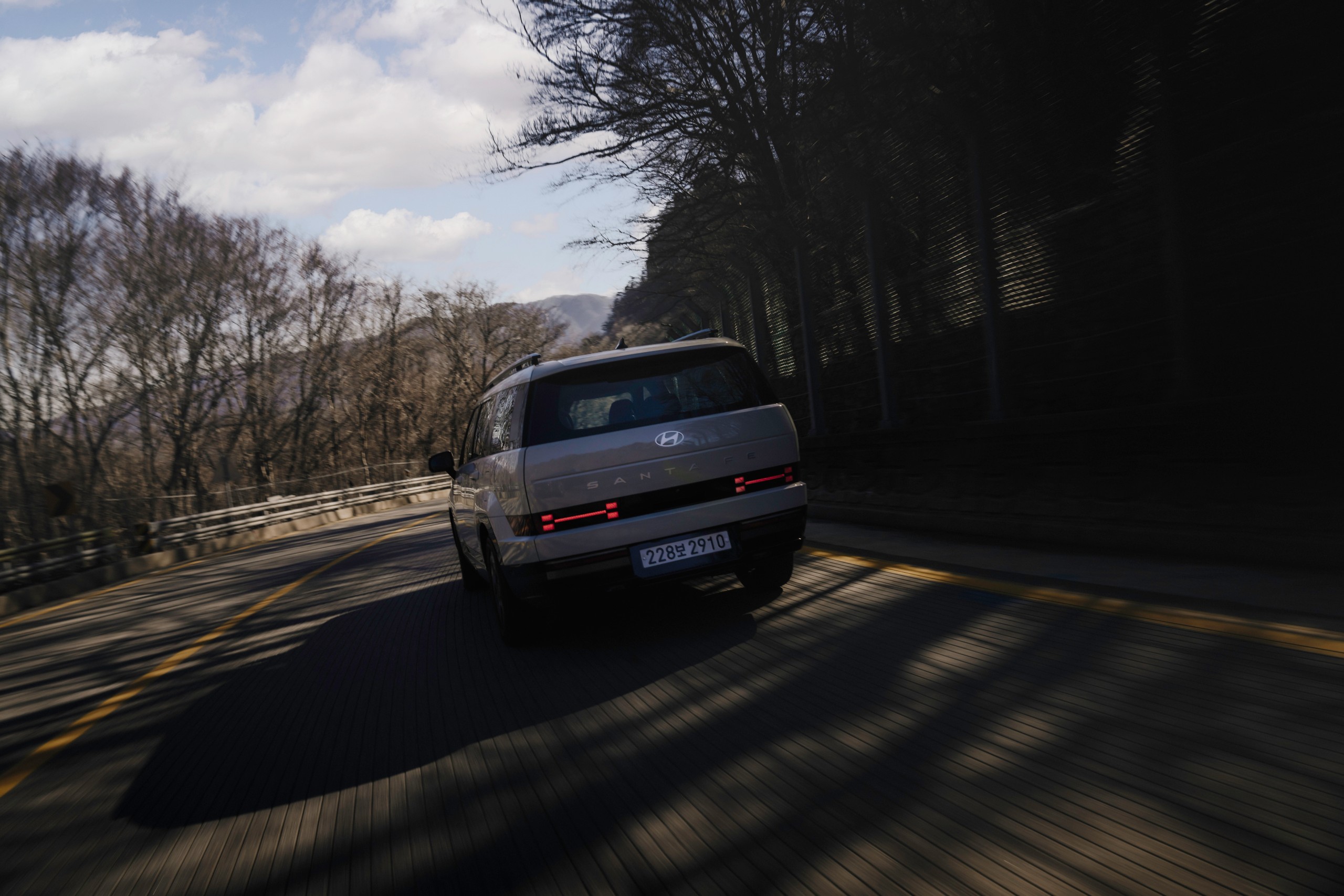 Hyundai Santa Fe: The Boxy Seven-Seater Built Around Family Life 7 Hyundai Santa Fe exterior